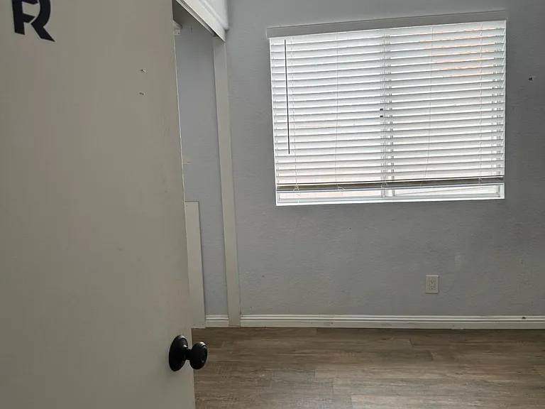 5543 N Magnolia Dr — Photo 8