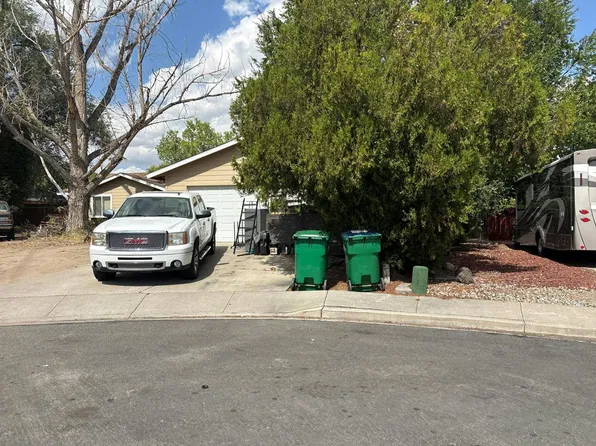 806 La Sierra Ct, Sparks, NV 89434