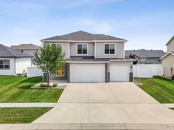 3033 1st St E, West Fargo, ND 58078