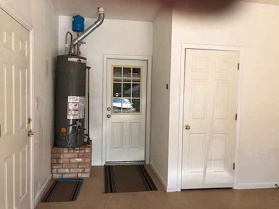 3rd image of 508 Scarboro Ln