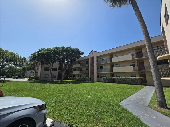 3396 Foxcroft Rd APT 113, Hollywood, FL 33025
