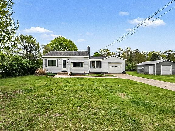 2nd image of 615 Gregory Pl