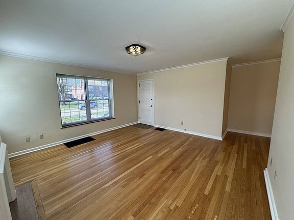 5th image of 802 Kenwick Rd