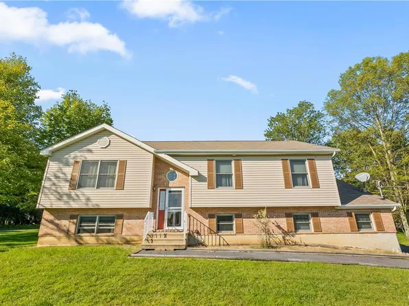 2107 Bushkill Cir, Bushkill, PA 18324
