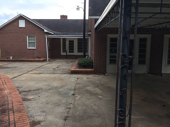 4th image of 288 Perry Hwy