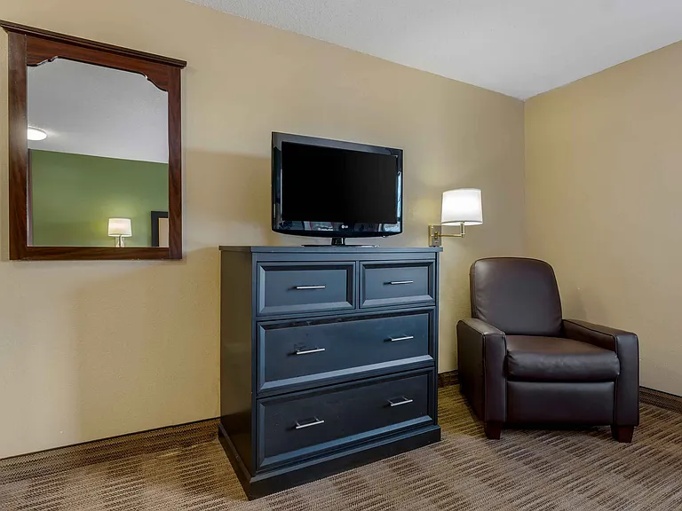 Studio Suite - 1 Queen Bed