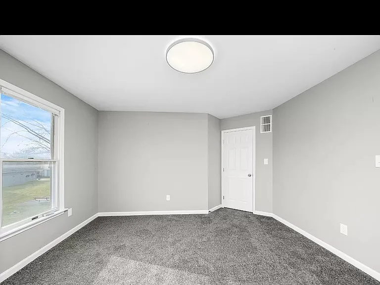 6083 Pennsylvania Dr — Photo 10