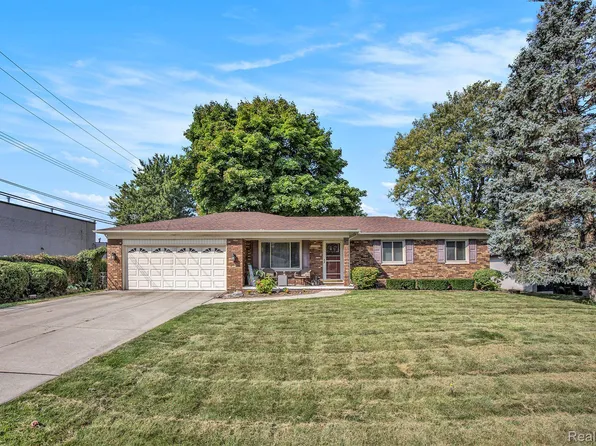 2970 Corinthia Dr, Rochester Hills, MI 48309