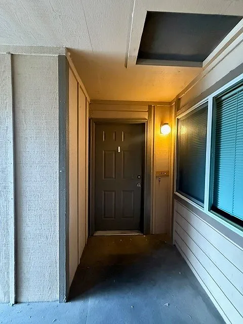 3 bed, 1038 sqft, $1,850 — Photo 2