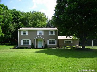 45 Heatherwood Rd, Fairport, NY 14450