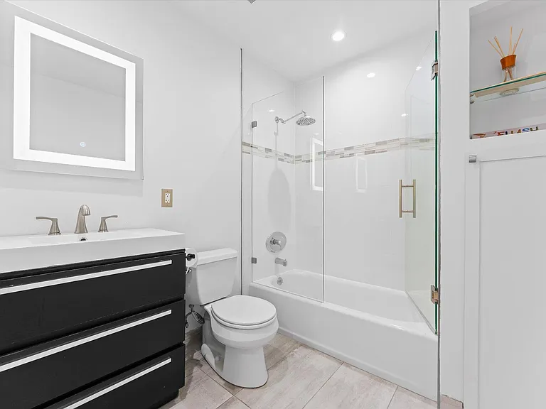 2948 NE 35th Ct — Photo 28