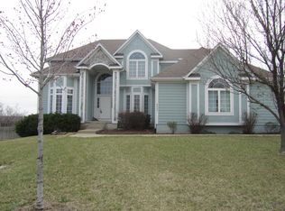 8607 Baska Ct, Lenexa, KS 66219