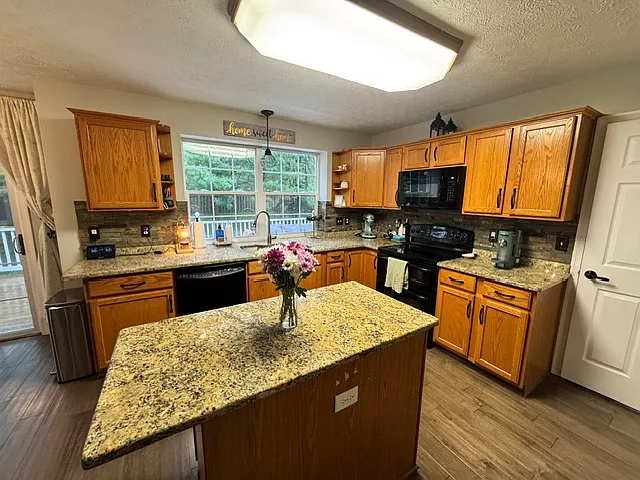 301 Jackson Dr — Photo 12