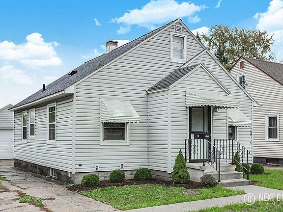 4th image of 1542 Powers Ave NW
