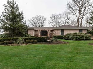 1 Beaux Arts Ln, Halesite, NY 11743