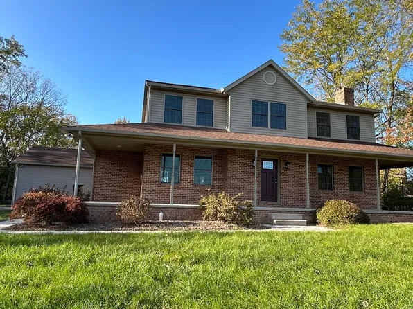 693 S Edwards Ave, Chambersburg, PA 17202