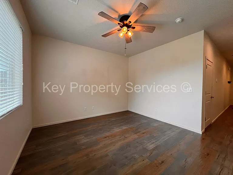 5600 NE 129th Pl — Photo 10