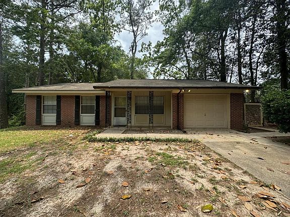 3rd image of 206 Myrtlewood Dr