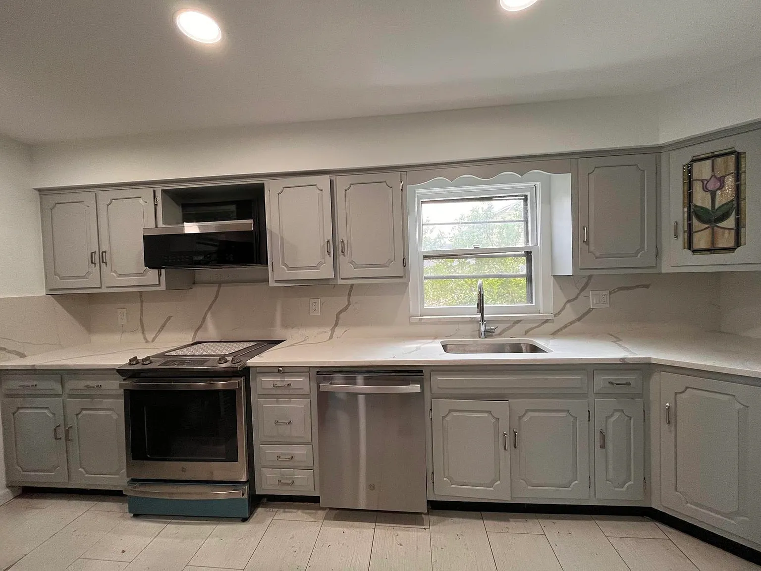 3 bed, 2.5 bath, $3,500 — Photo 2