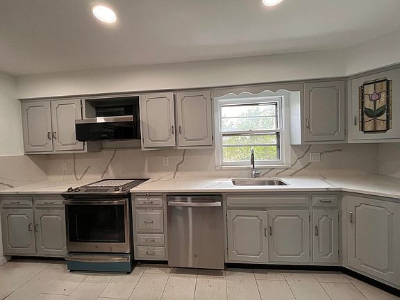 2nd image of 92 Malcolm Ave