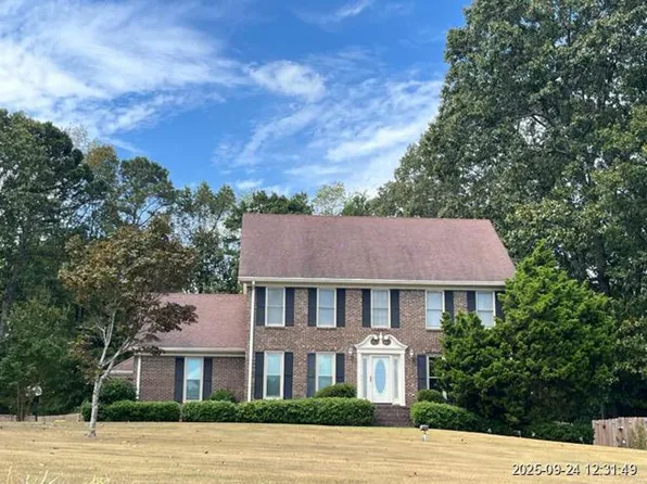 215 Dix Lee On Dr, Fayetteville, GA 30214