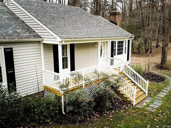 2nd image of 2906 Deercreek Trl