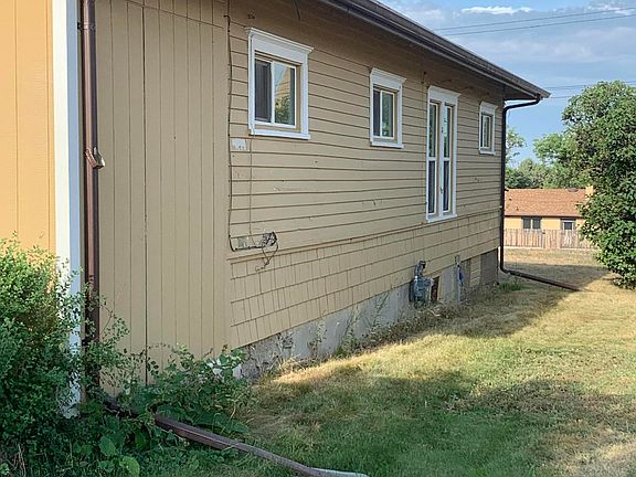 3rd image of 249 3rd Ave NE