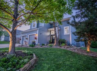 1330 S 6th St E, Louisburg, KS 66053