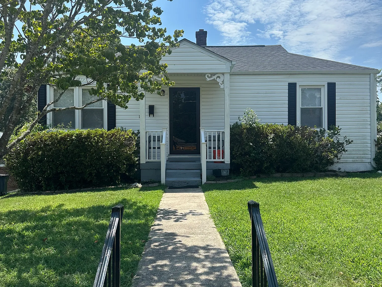 2 bed, 850 sqft, $975 — Photo 1