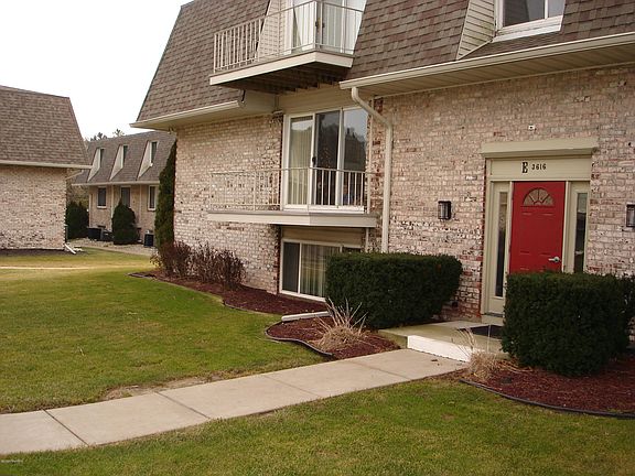 2nd image of 3616 Lakeshore Dr