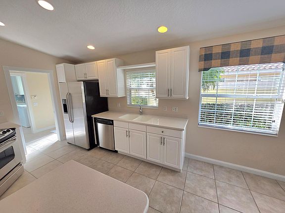 4th image of 10399 SW Stratton Drive