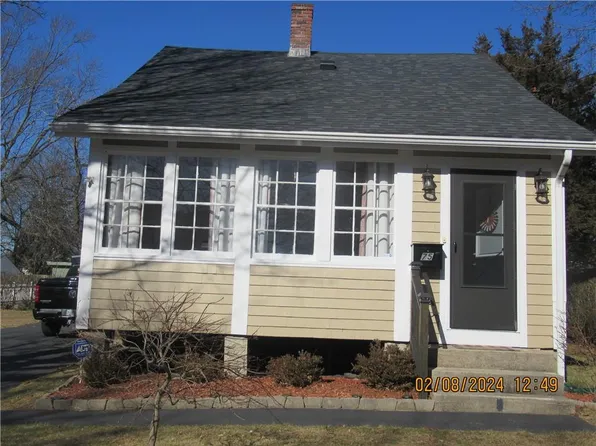 75 Dudley Ave, Warwick, RI 02889