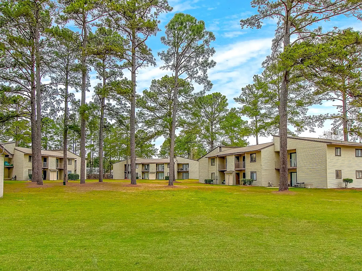Meadow Pointe Apartments — Photo 1