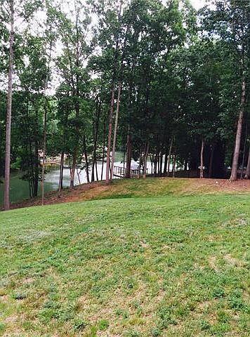 1st image of 197 Riverbend Dr