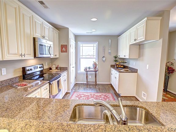 5th image of 13994 Stanley Park Dr