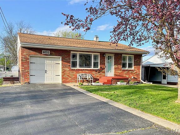 3rd image of 768 Oakwood Ave