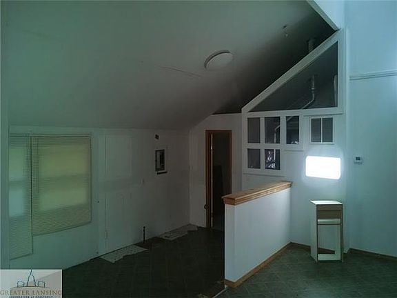 4th image of 6056 E Porter Ave
