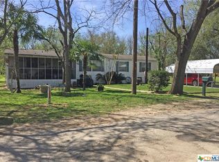 1196 Fogle Ln, LULING, TX 78648