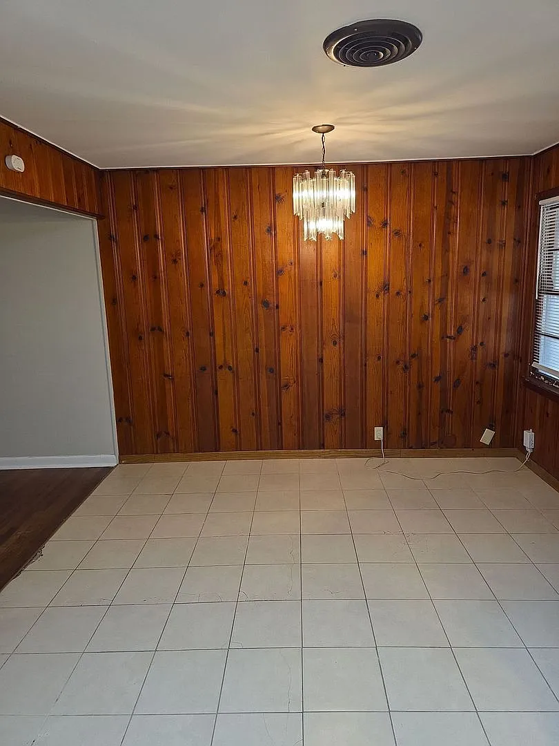 1811 W College Street Sherman, TX 75092-5321 — Photo 4