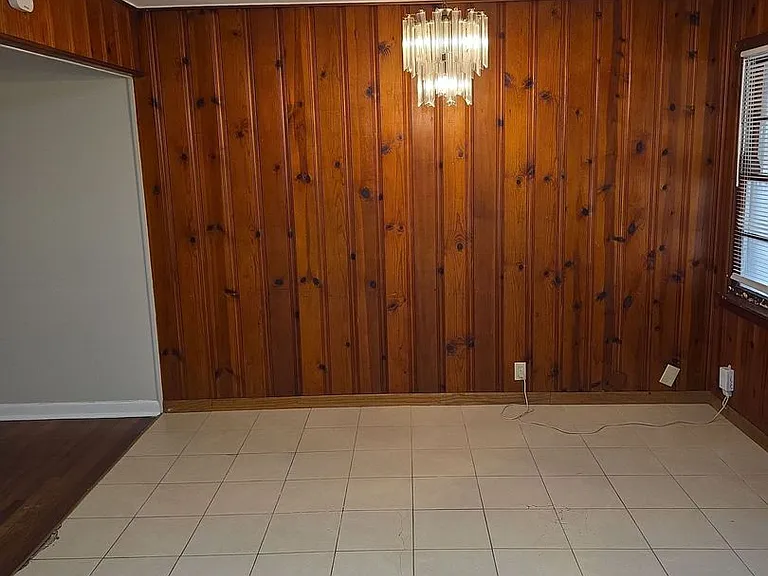 1811 W College St — Photo 4