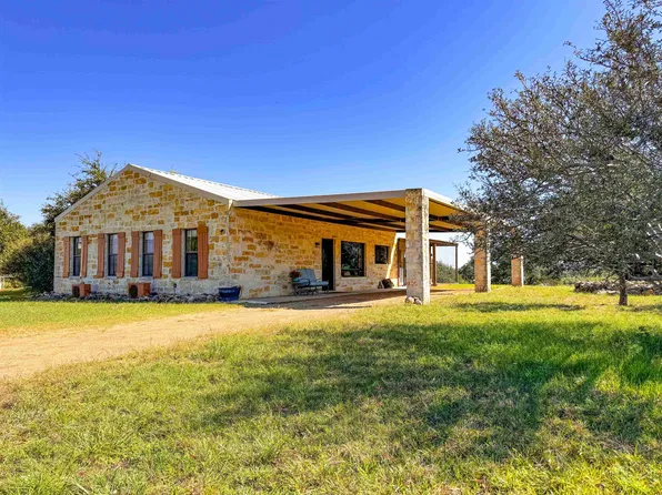 112 Centerfield, Llano, TX 78643