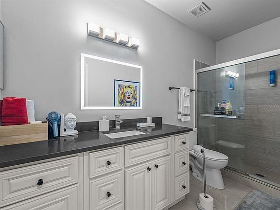3rd image of 4700 SW Archer Rd APT 2