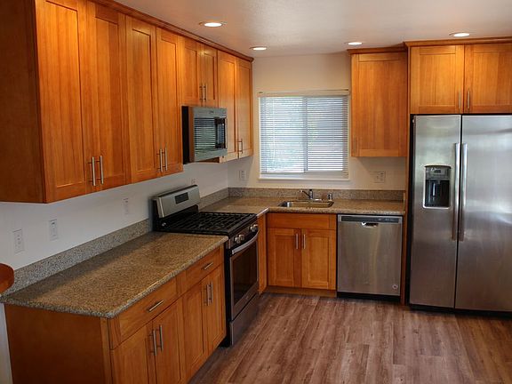 5th image of 2930 Rollingwood Dr