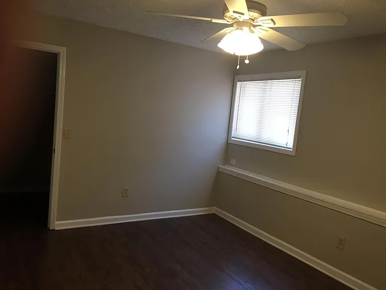 Master Bedroom with En Suiteoi
