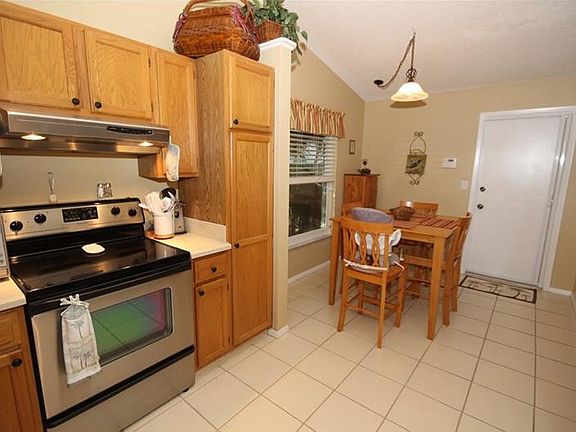 3rd image of 822 E Charing Cross Cir