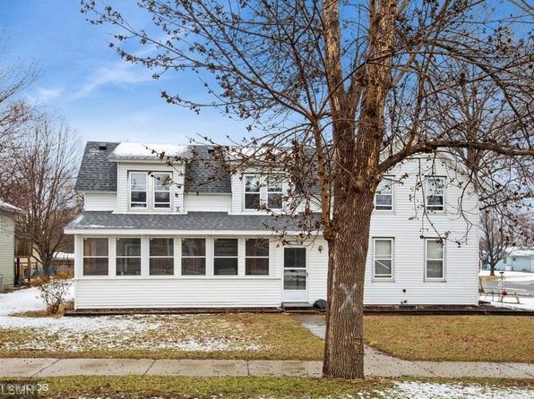 900 Hoffman St W, Cannon Falls, MN 55009