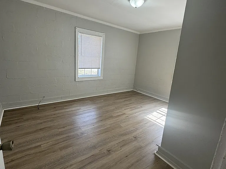 1004 Duke St — Photo 3