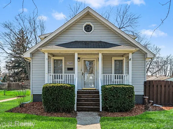 25605 Yale St, Dearborn Heights, MI 48125
