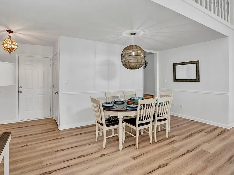 218 Long Island Dr — Photo 16