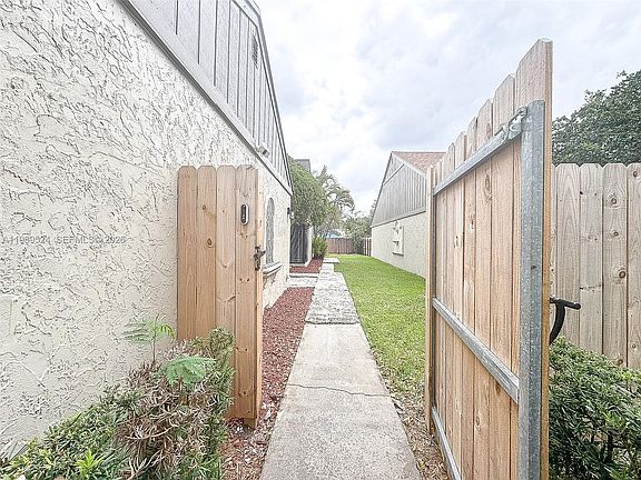 3rd image of 9635 SW 74th St